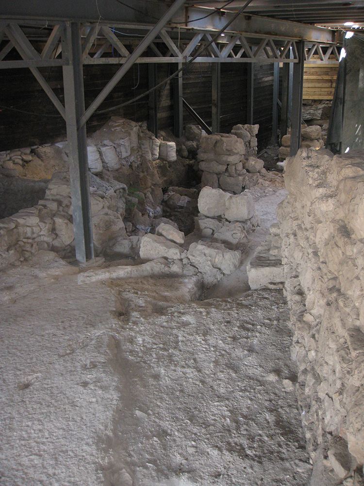 Parte da grande estrutura identificada pelos arqueólogos como pertencente ao Palácio do Rei Davi.
